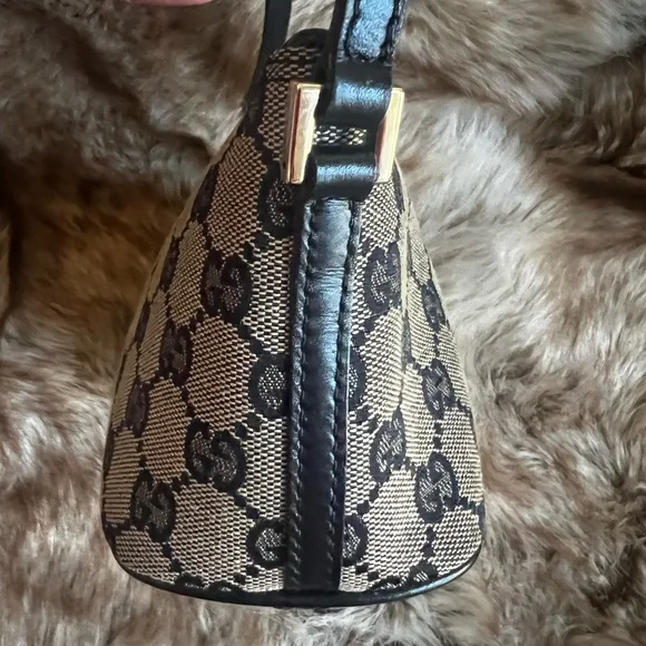 Gucci Monogram Boat Shoulder Bag - Picture 4 of 9